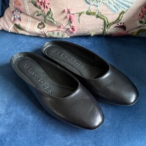 AEROSOLES Black Leather Slip-On Mules
